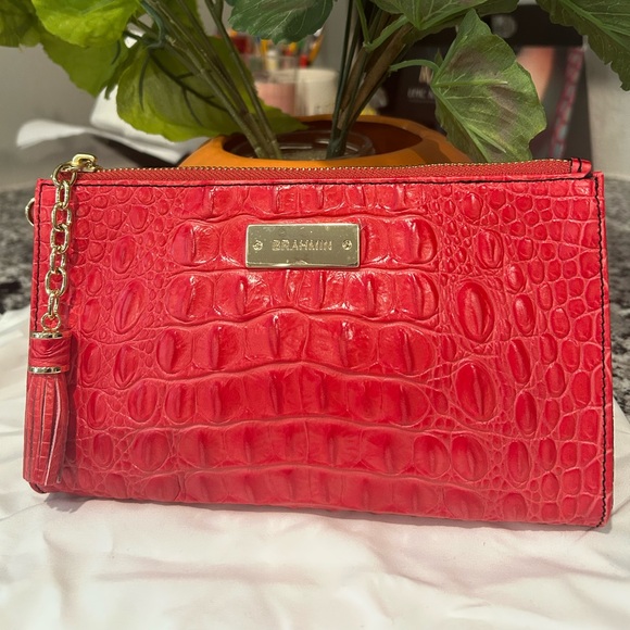 Brahmin Punchy Coral Millie Wristlet - Picture 4 of 10